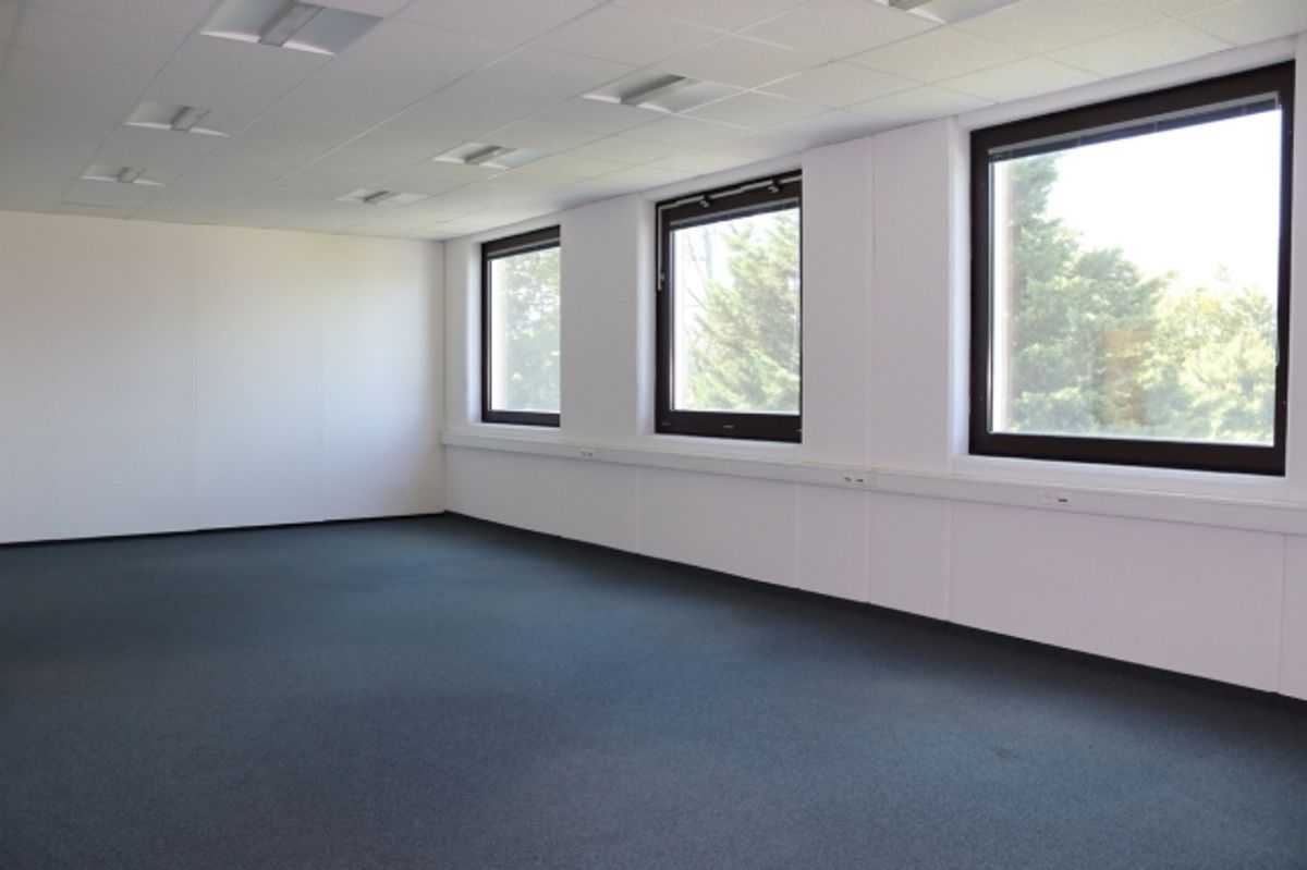 ZI ZIMEYSA - Satigny - Bureaux de 400 m2 - 2