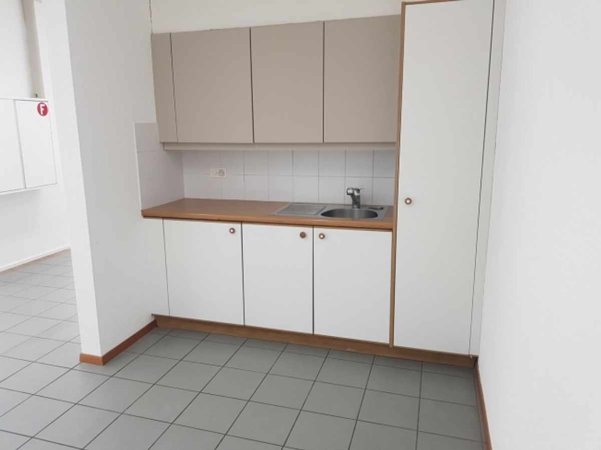 Surface mixte dépôt / bureau / showroom - Bail flexible - 3