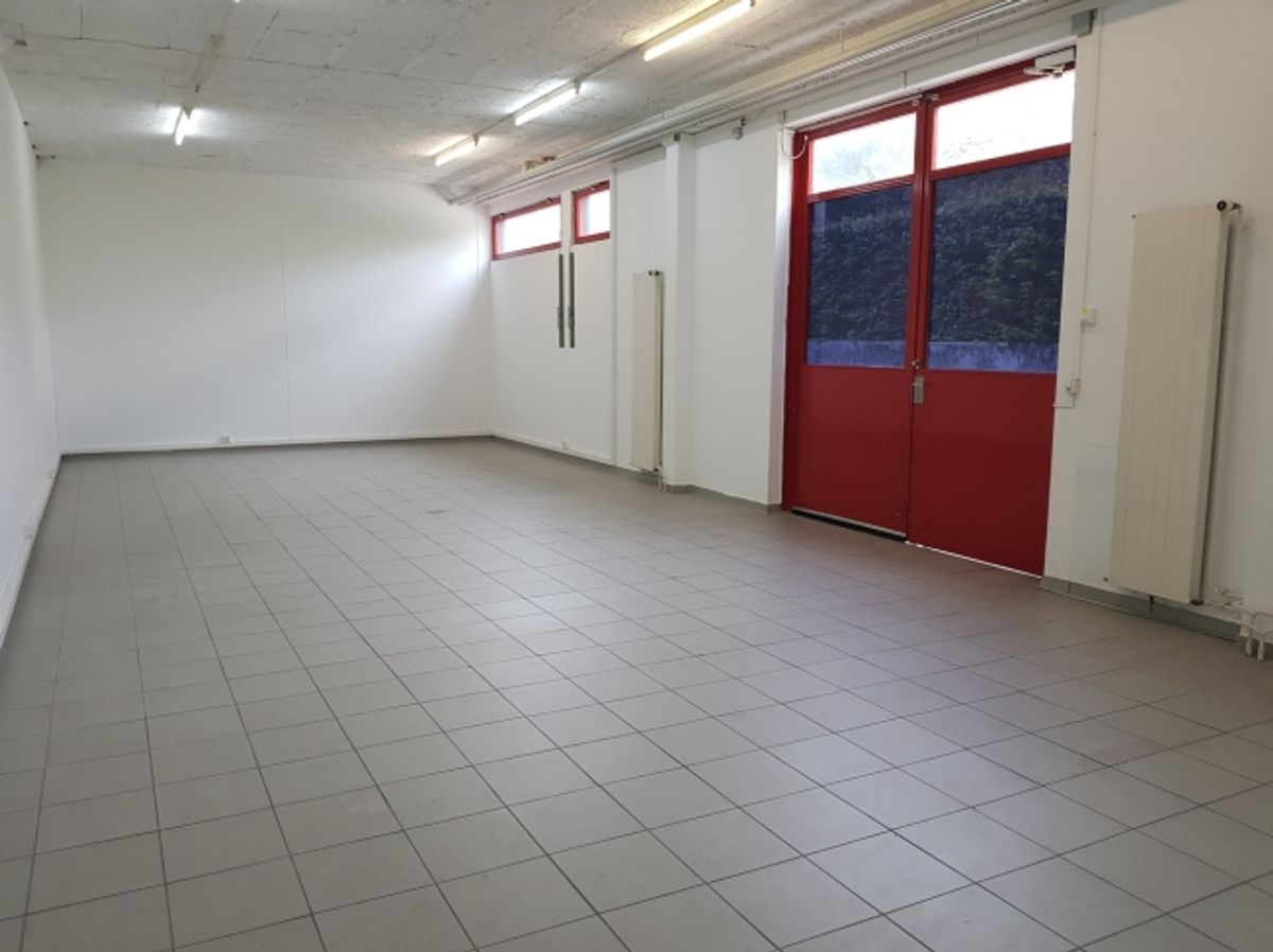 Surface mixte dépôt / bureau / showroom - Bail flexible - 5