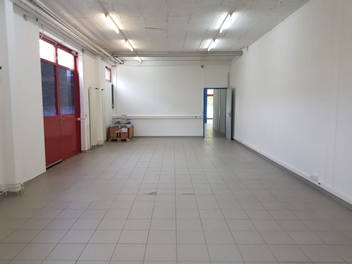 Surface mixte dépôt / bureau / showroom - Bail flexible - 6