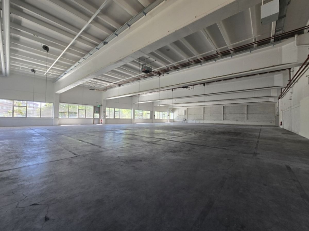 Halle industrielle/logistique de 1066m2² à louer - Rez-de-chaussée - accès direct - Boudry - 1