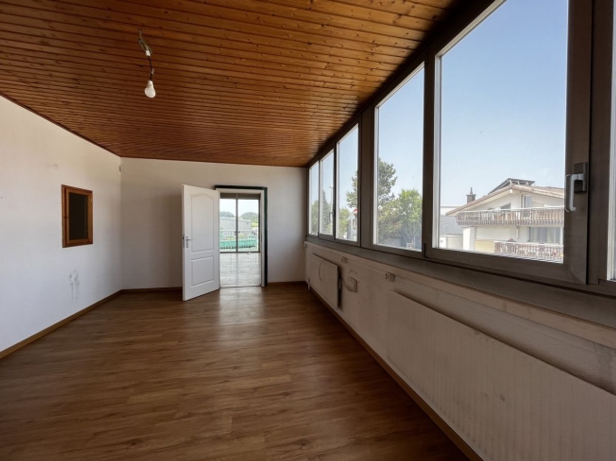 Atelier de 285m2 à louer - Forel - Localisation centrale - 2