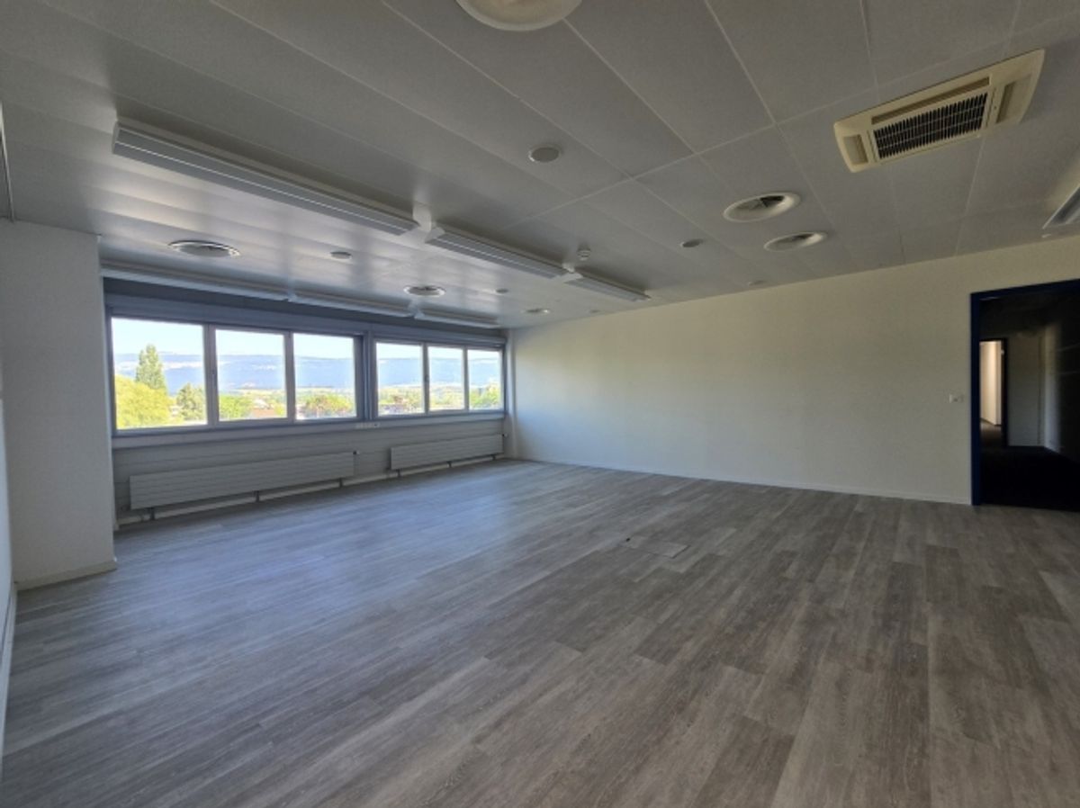 Bureau de 276m2 - Proximité autoroute/gare - Yverdon-les-Bains - 2