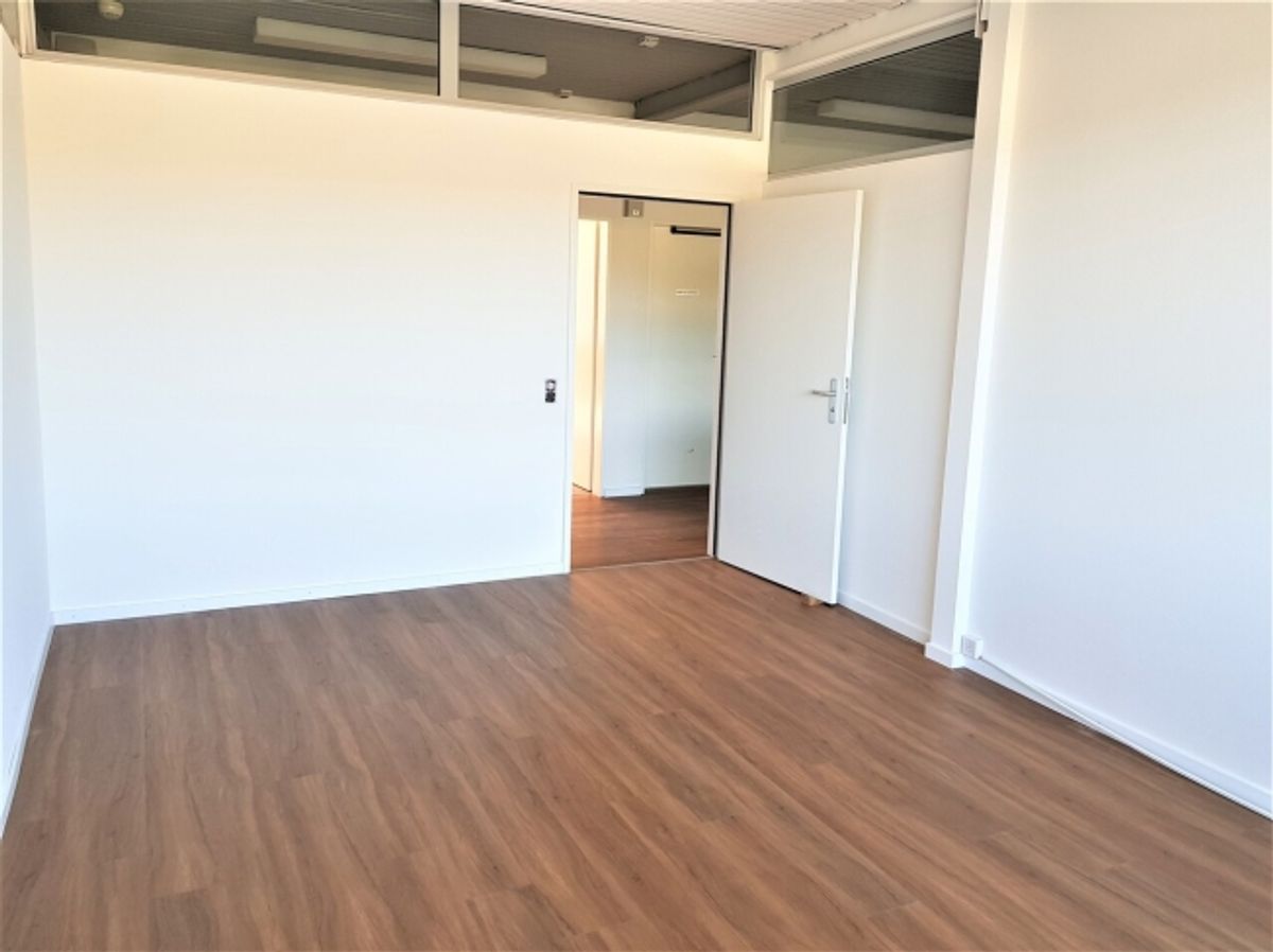 Surface de bureau de 19 m2 - bail flexible - très bien desservi - 2