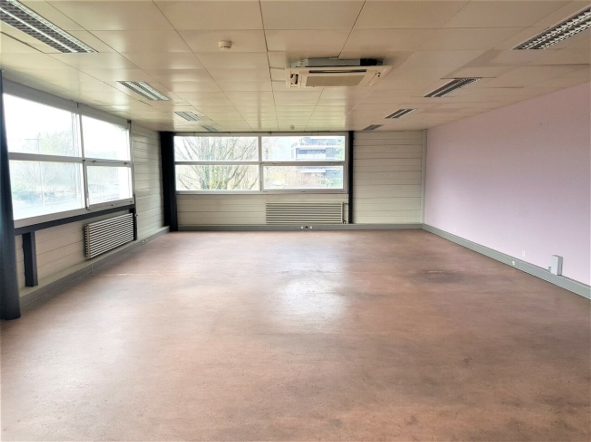 Bureau/local commercial/atelier de 103 m2 - 2 mois de gratuité offert - 3