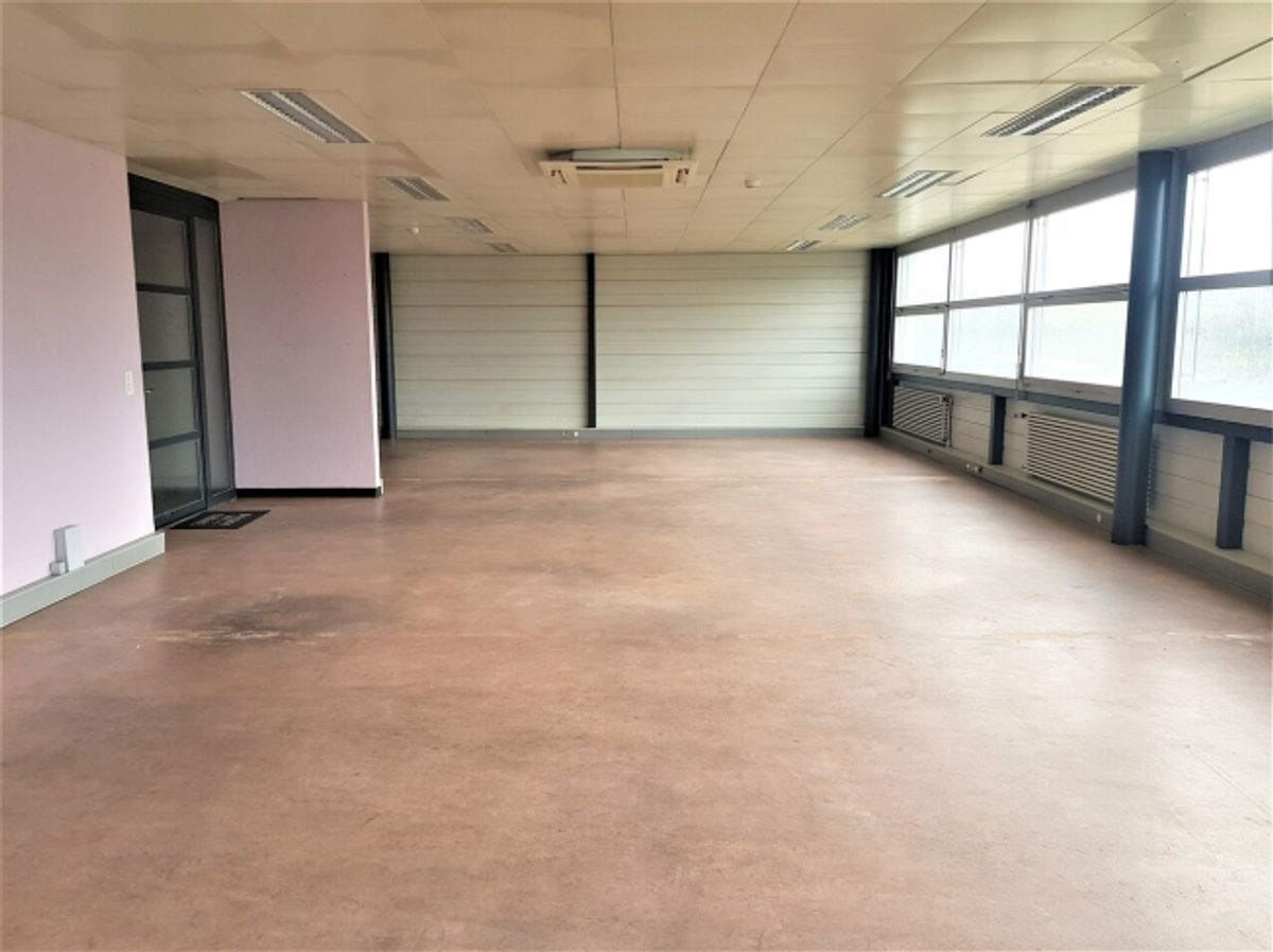 Bureau/local commercial/atelier de 103 m2 - 2 mois de gratuité offert - 4