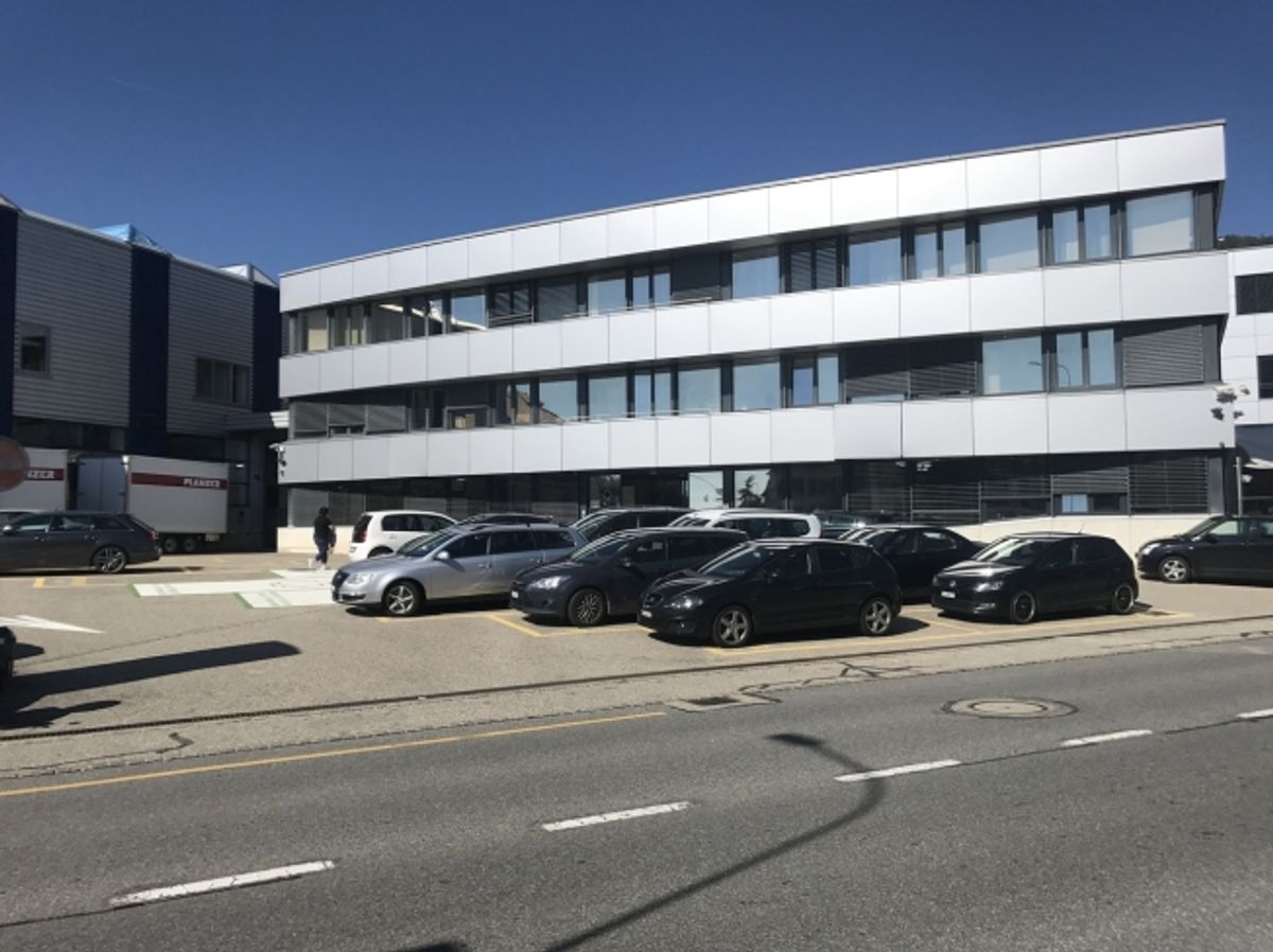 Dépôt 104 m2 - idéal utilitaires/camions - 0