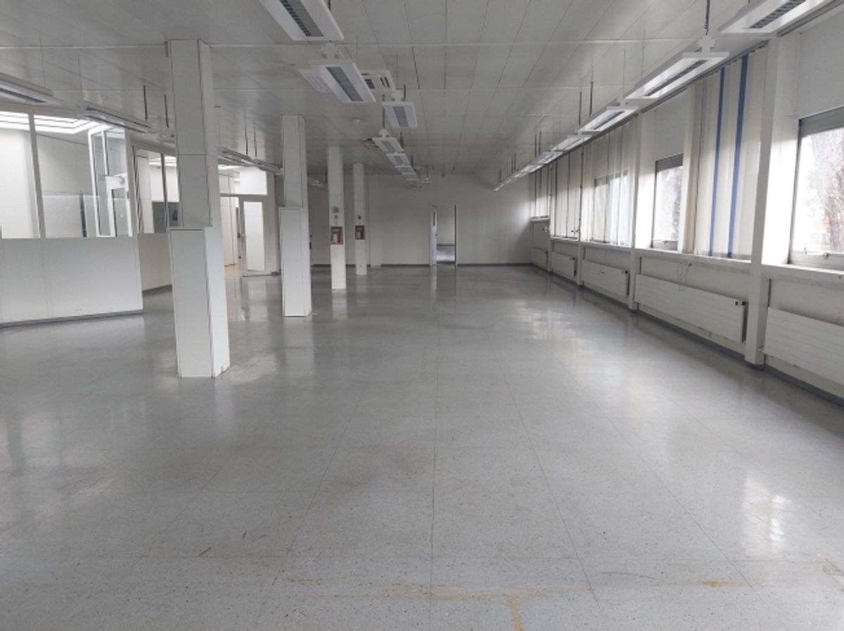 Atelier dès 78 m² à louer – Dépôt / atelier - 4