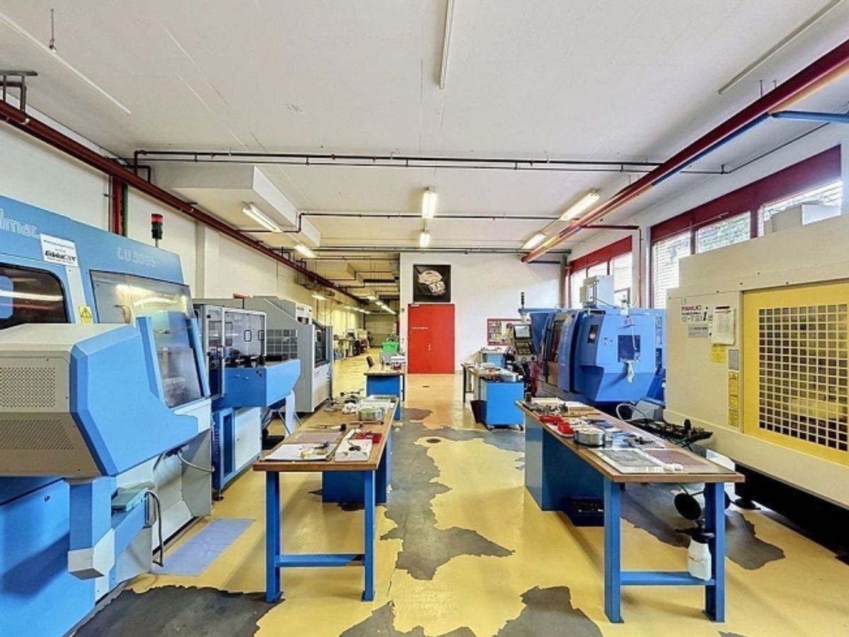 Atelier 420 m2 au rez - Accès porte sectionnelle - Proche de tout - 3