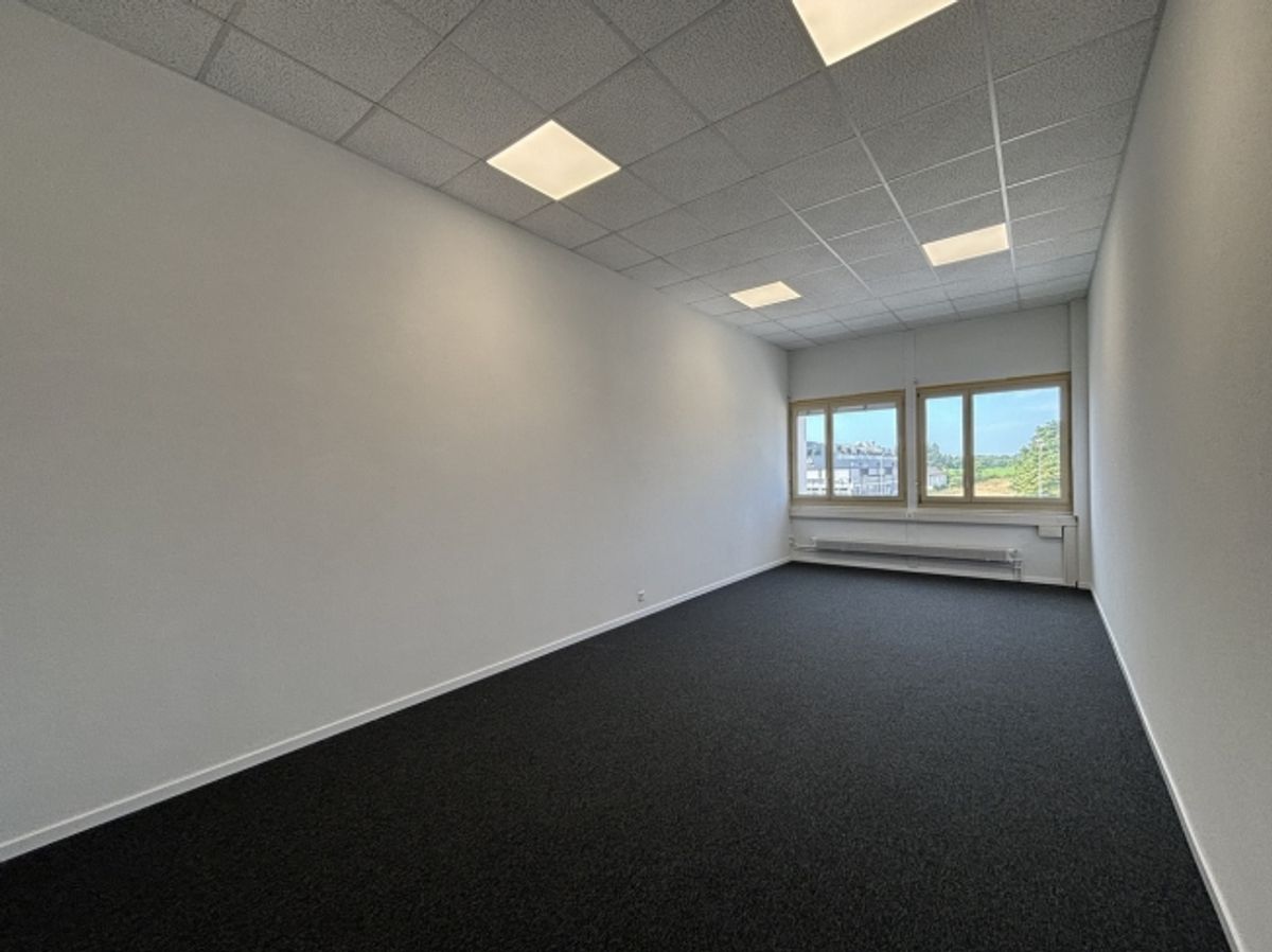 Bureaux "plug & play" de 31m2 très bien situé à Gland - 3