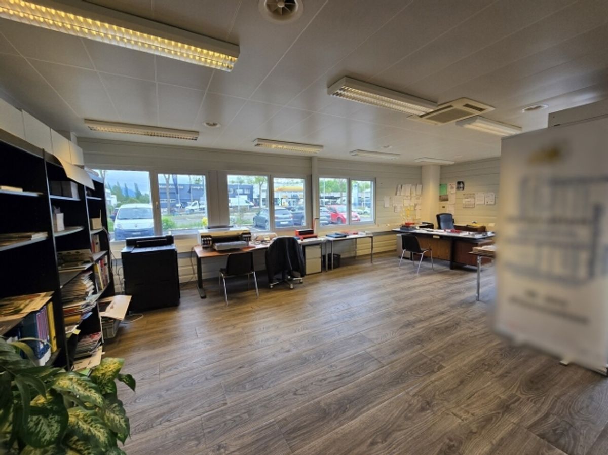 Bureau de 166m2 - Proximité autoroute/gare - Yverdon-les-Bains - 2