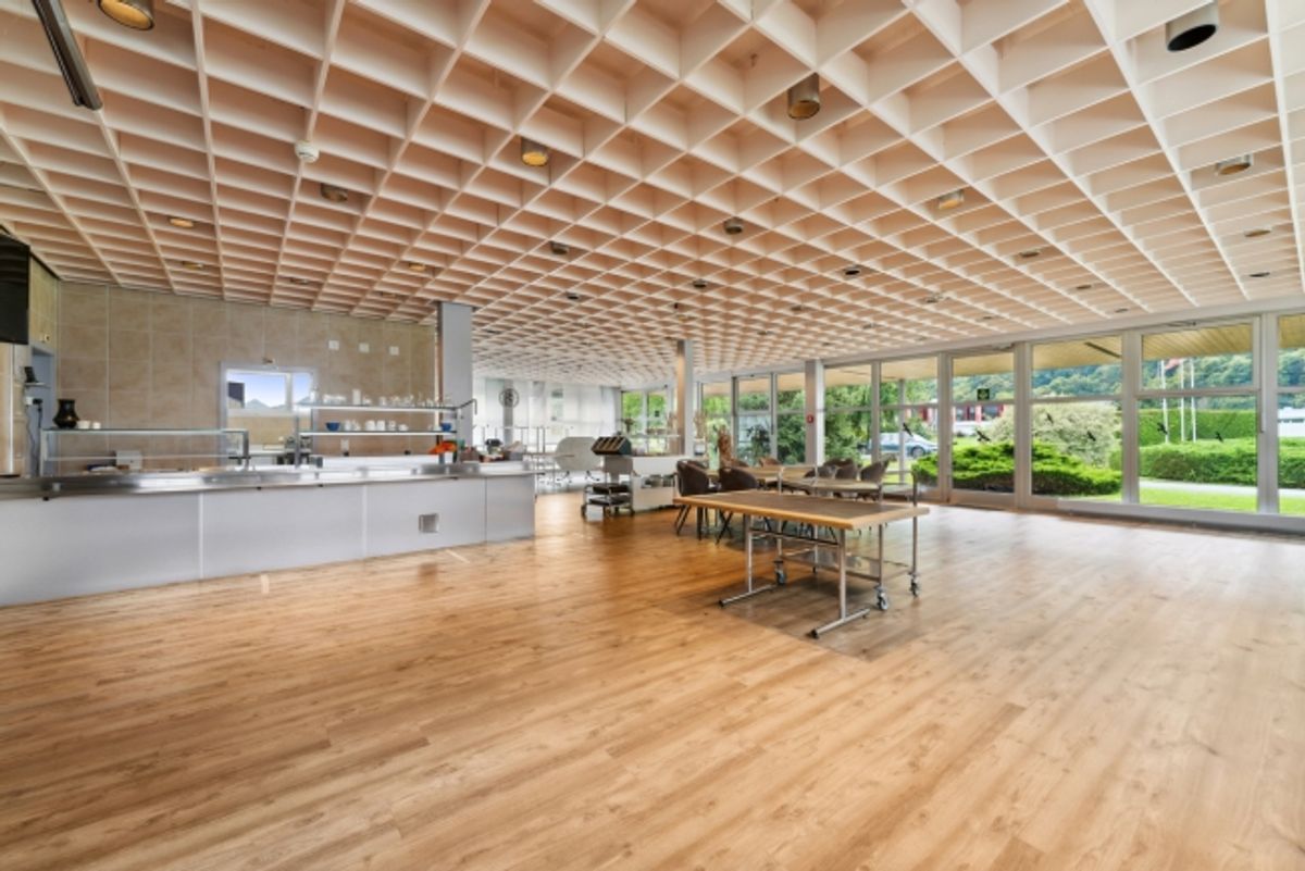 8'400m2 - Logistique/laboratoire/fabrique - Entrée du Valais - 1