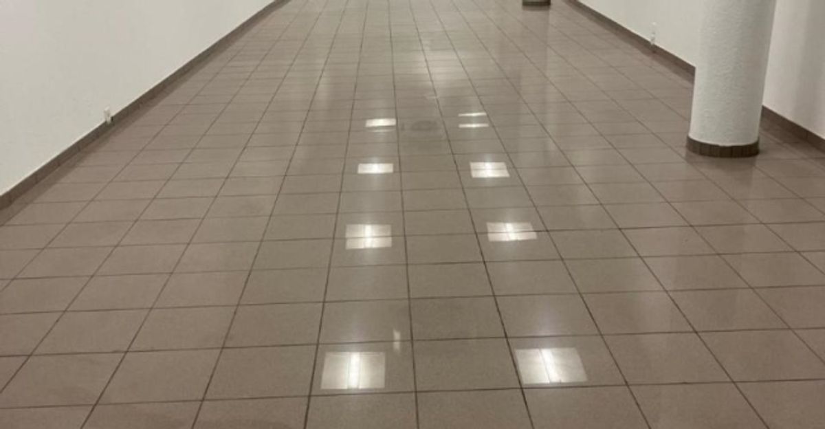 SURFACE DE STOCKAGE NON CHAUFFÉE DE PLAIN-PIED DENV. 78 M² - 3