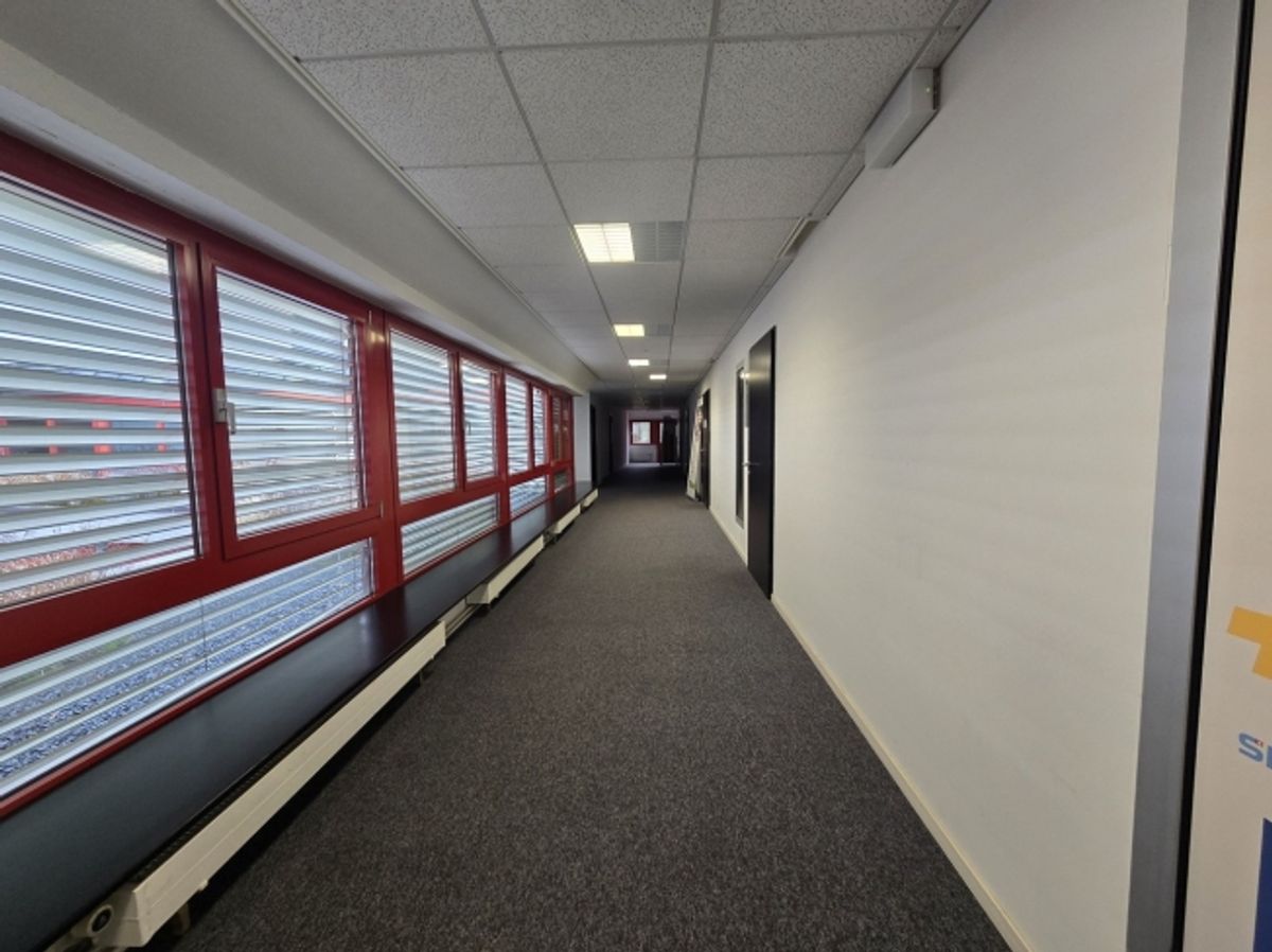 Bureau de 80m²- Idéalement placé à Gland - 1