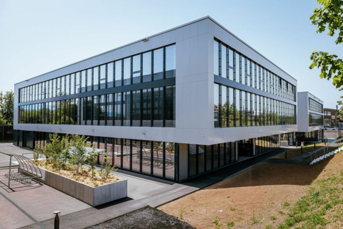 "IDEAL PARK" - Artisanal 1460 m2 - 0