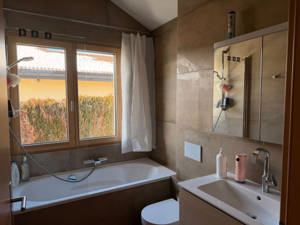 Moderne 5.5 pièces  élégante maison mitoyenne Minergie, au cSur de Lens - 9