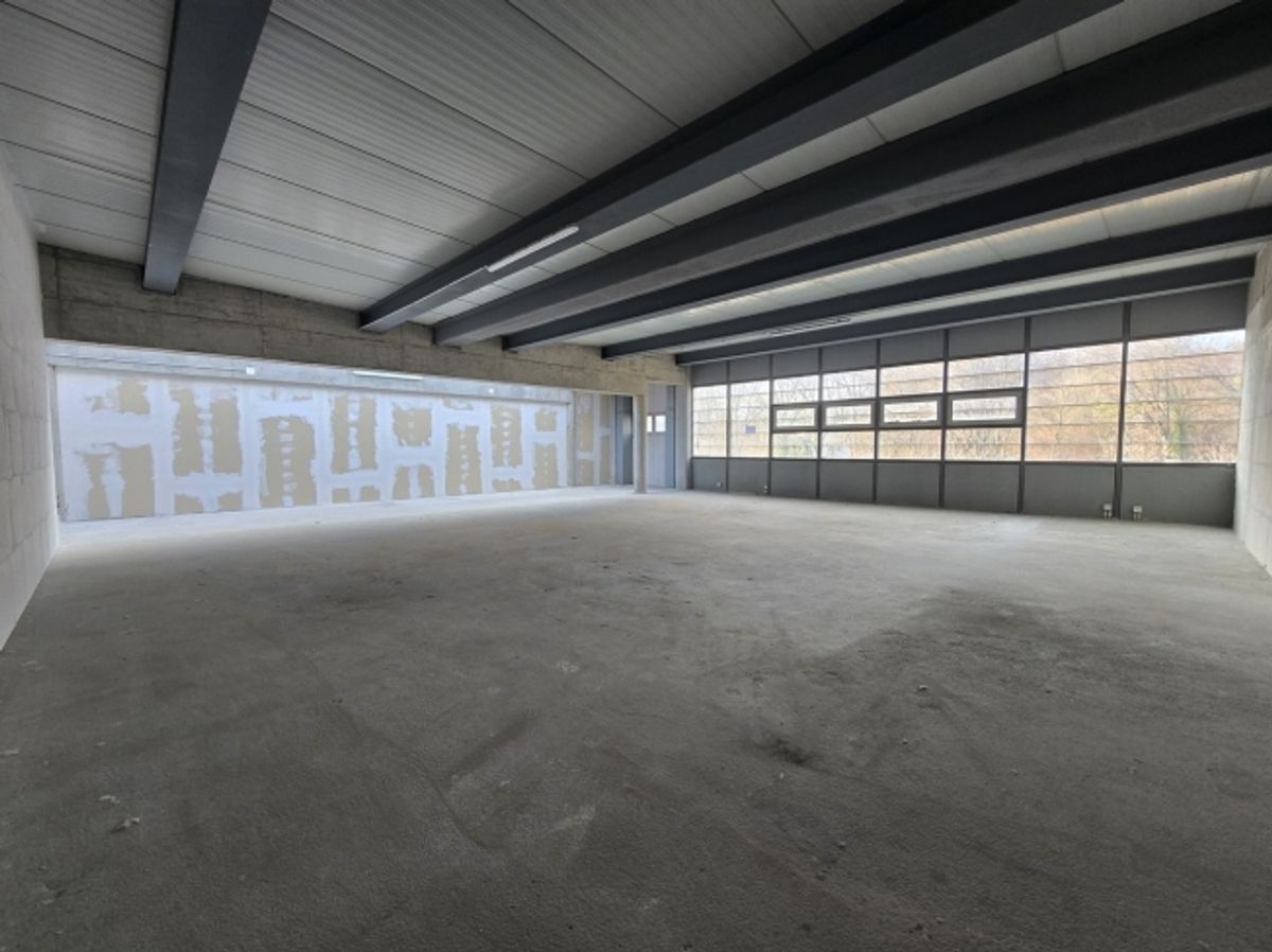 Excellente situation - Atelier - 158m² - Crissier - 2 loyers offerts ! - 3