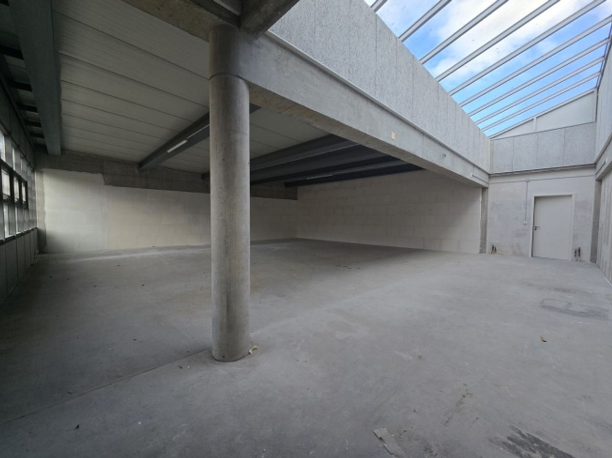 Excellente situation - Atelier - 158m² - Crissier - 2 loyers offerts ! - 4