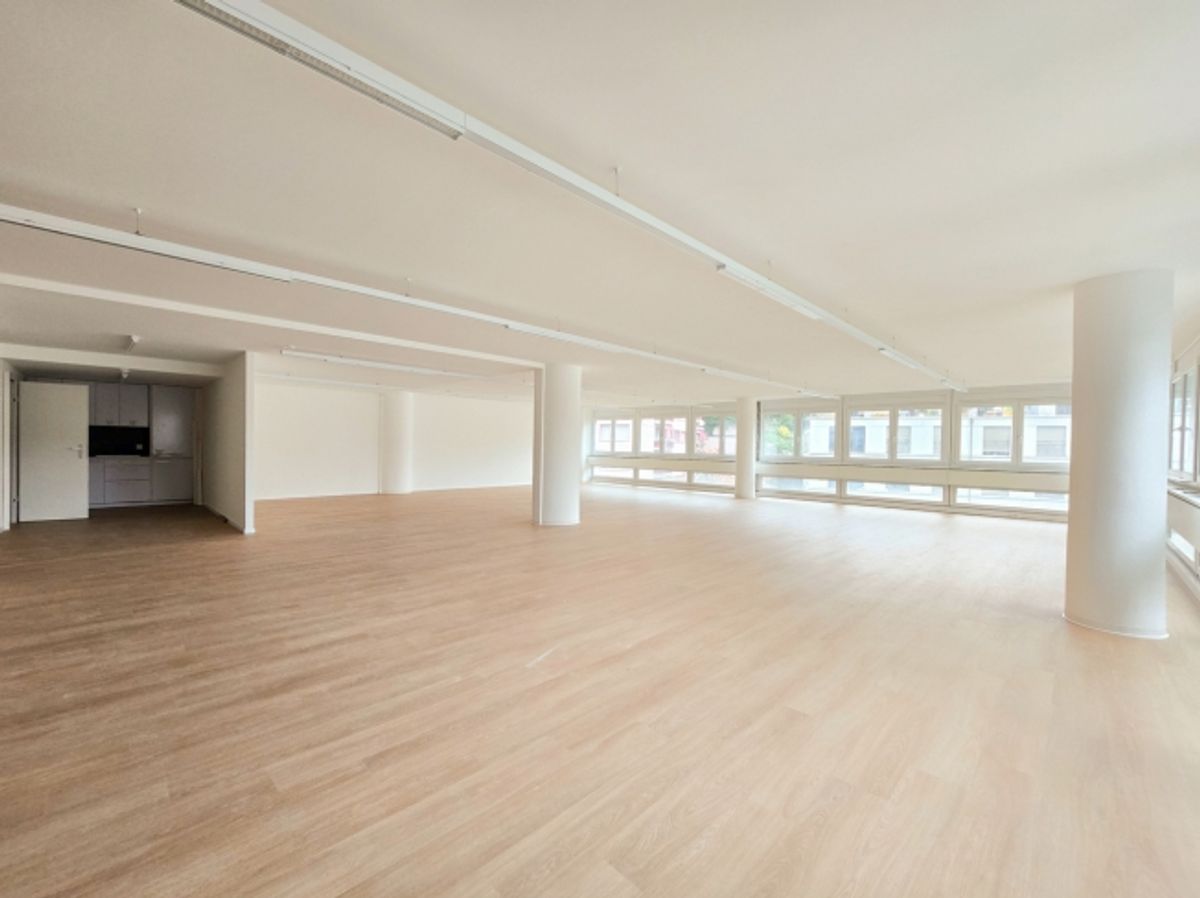 Bureau rénové de 230m2 - Centre-ville de Lausanne - 5
