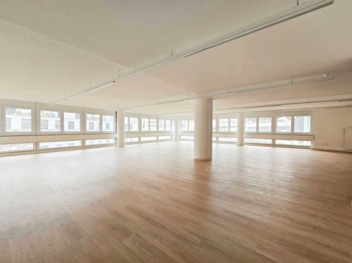 Bureau rénové de 230m2 - Centre-ville de Lausanne - 7