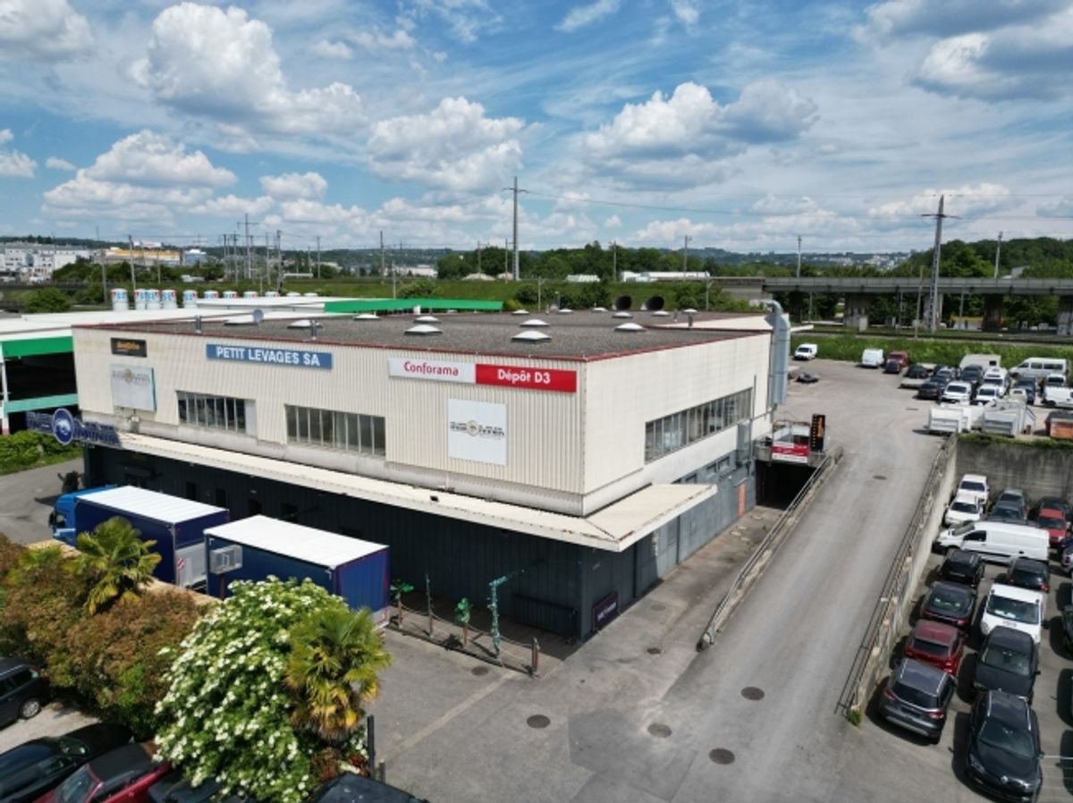 Local commercial - Fort potentiel - Bon emplacement avec visibilité - 0