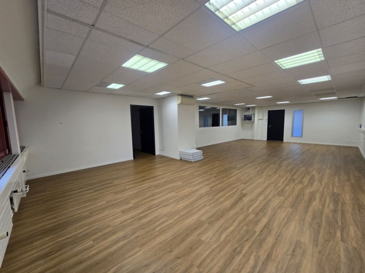 Bureau de 119m²- Idéalement placé à Gland - 1
