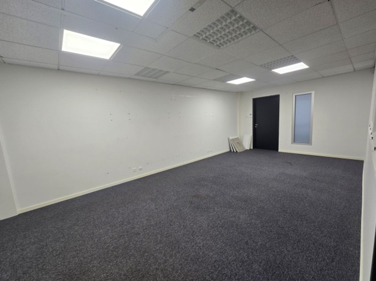 Bureau de 119m²- Idéalement placé à Gland - 3