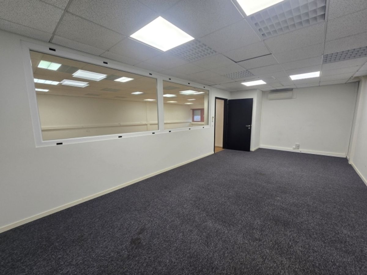 Bureau de 119m²- Idéalement placé à Gland - 4