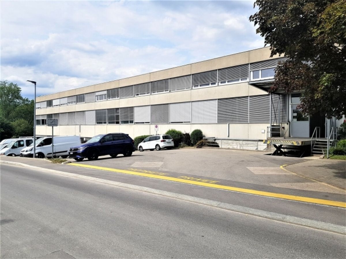 Dépôt de 77 m² à louer à Ecublens - 1