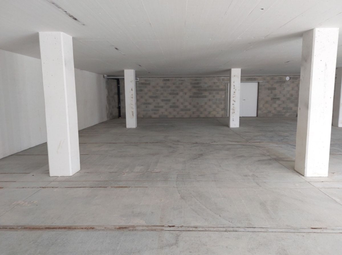 Atelier/bureau de 150 m2 sur mesure - Proche commodités et transports - 2