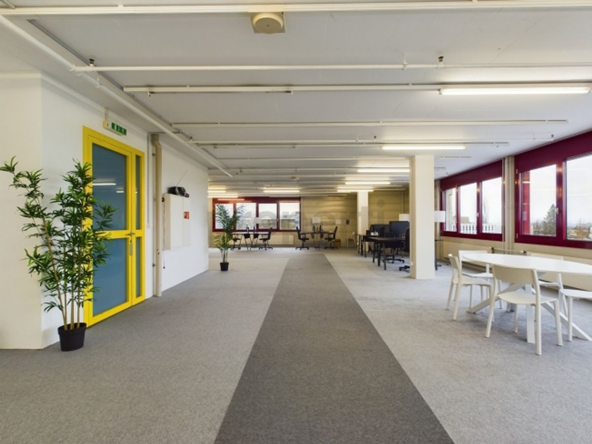 Grosszügiges und modernes Büro in Zollikofen - 3