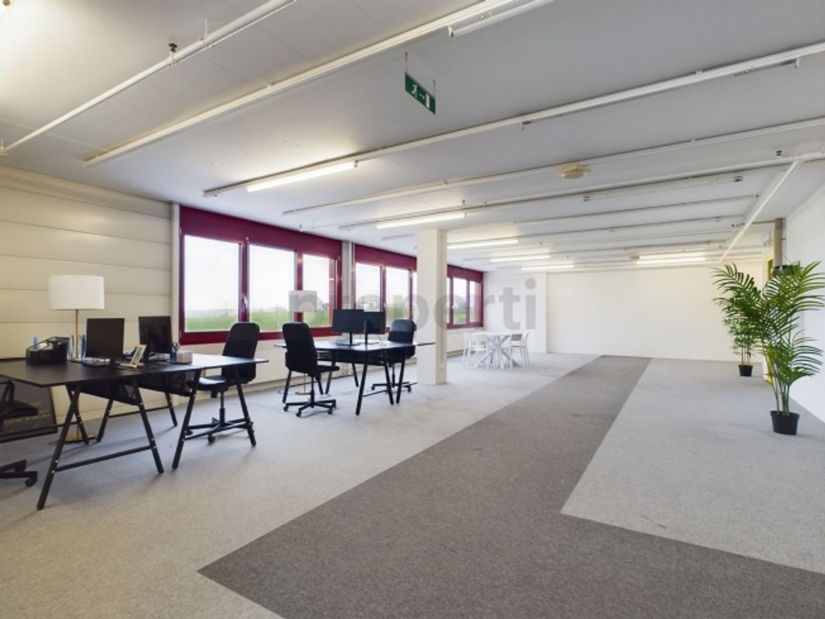 Grosszügiges und modernes Büro in Zollikofen - 4