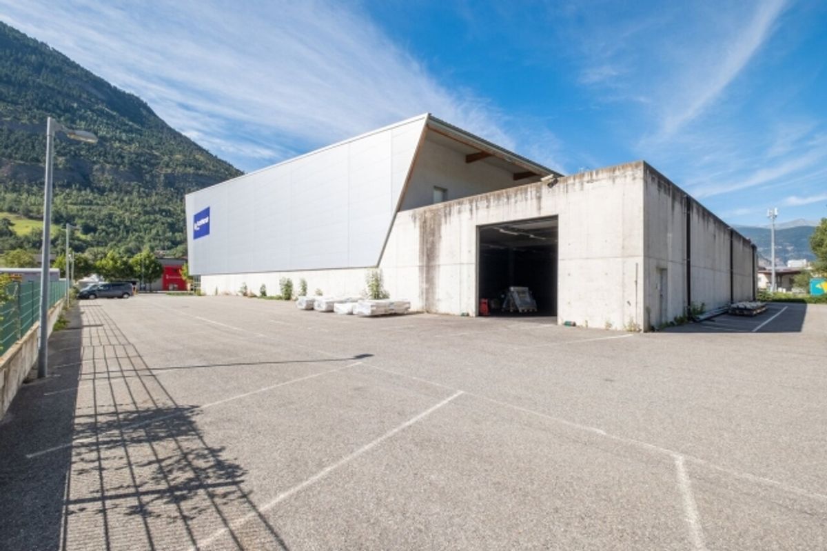 Grande surface de loisirs à louer – 4'601 m2 à Brig/Gamsen - 4