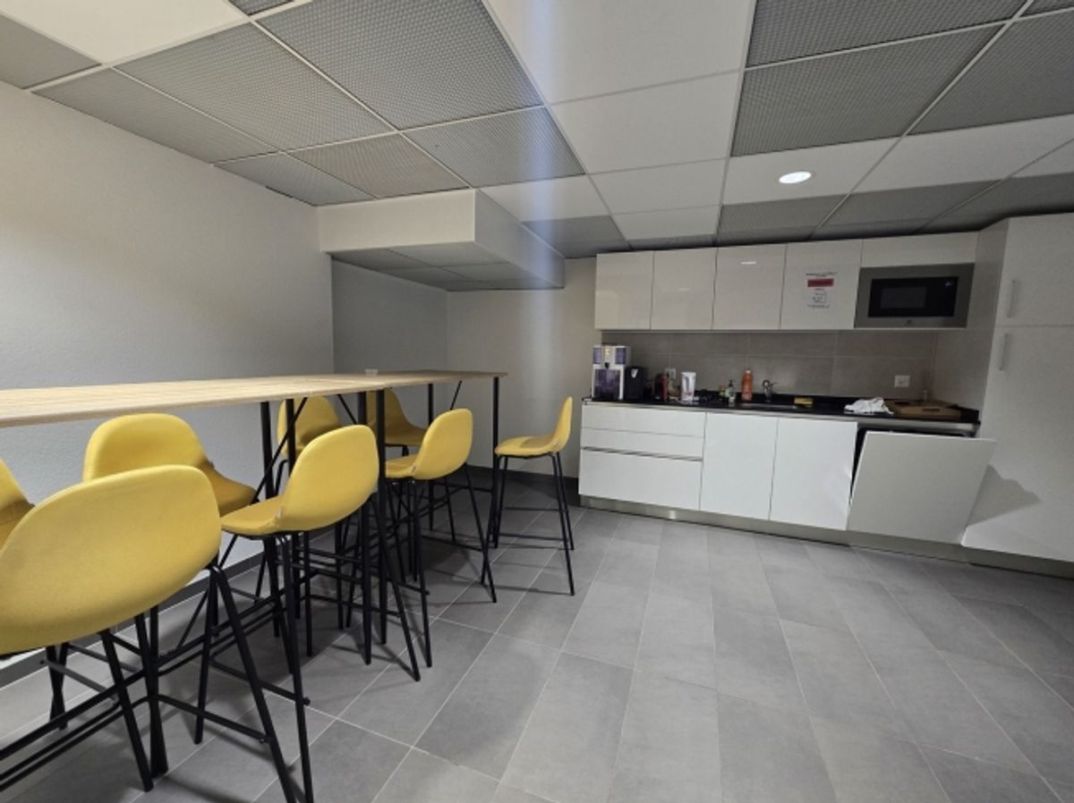 Situation optimale - Bureau Plug-and-Play de 271m2 - 4