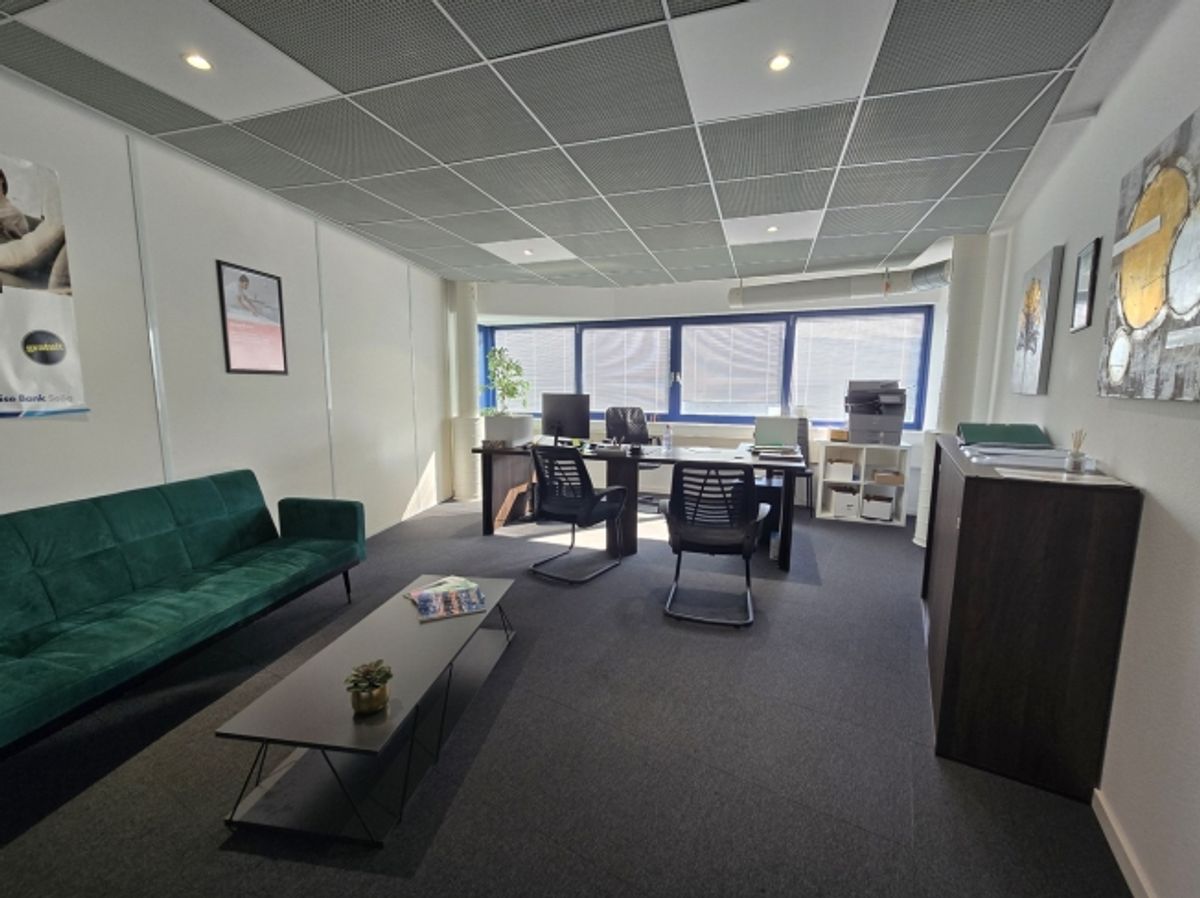 Situation optimale - Bureau Plug-and-Play de 271m2 - 5