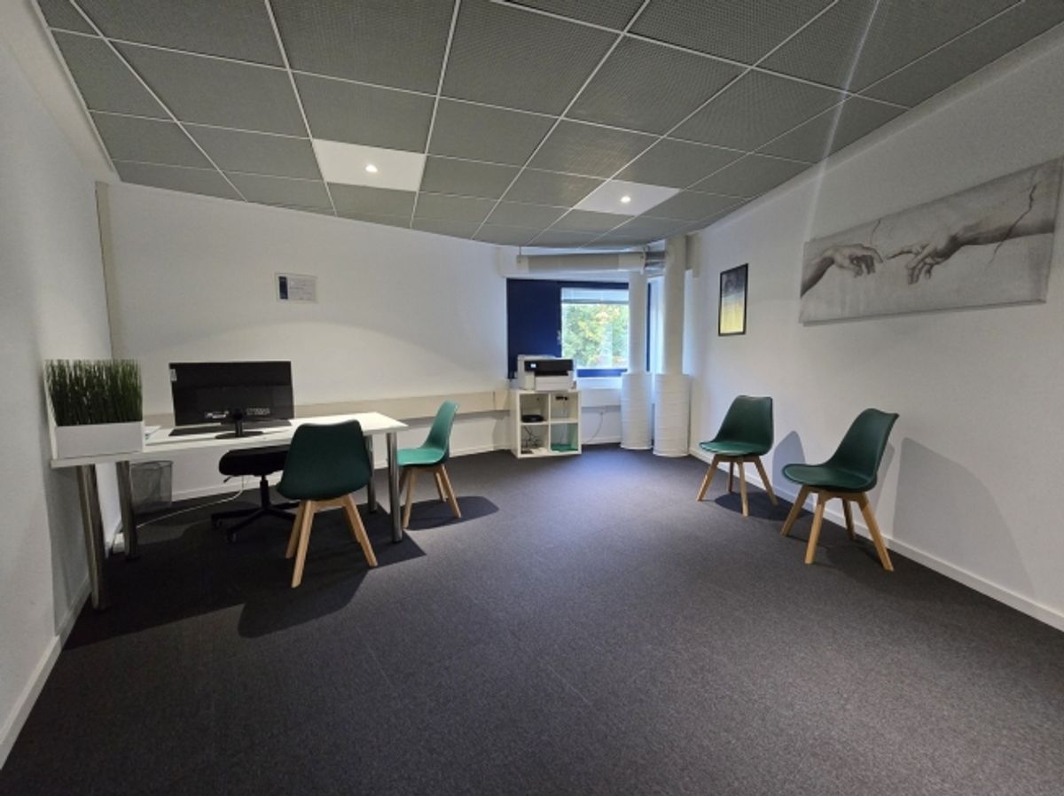 Situation optimale - Bureau Plug-and-Play de 271m2 - 8