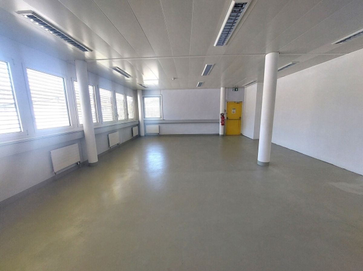 Atelier/dépôt 68m2 à Renens - proximité autoroute/gare - Bail flexibe - 1