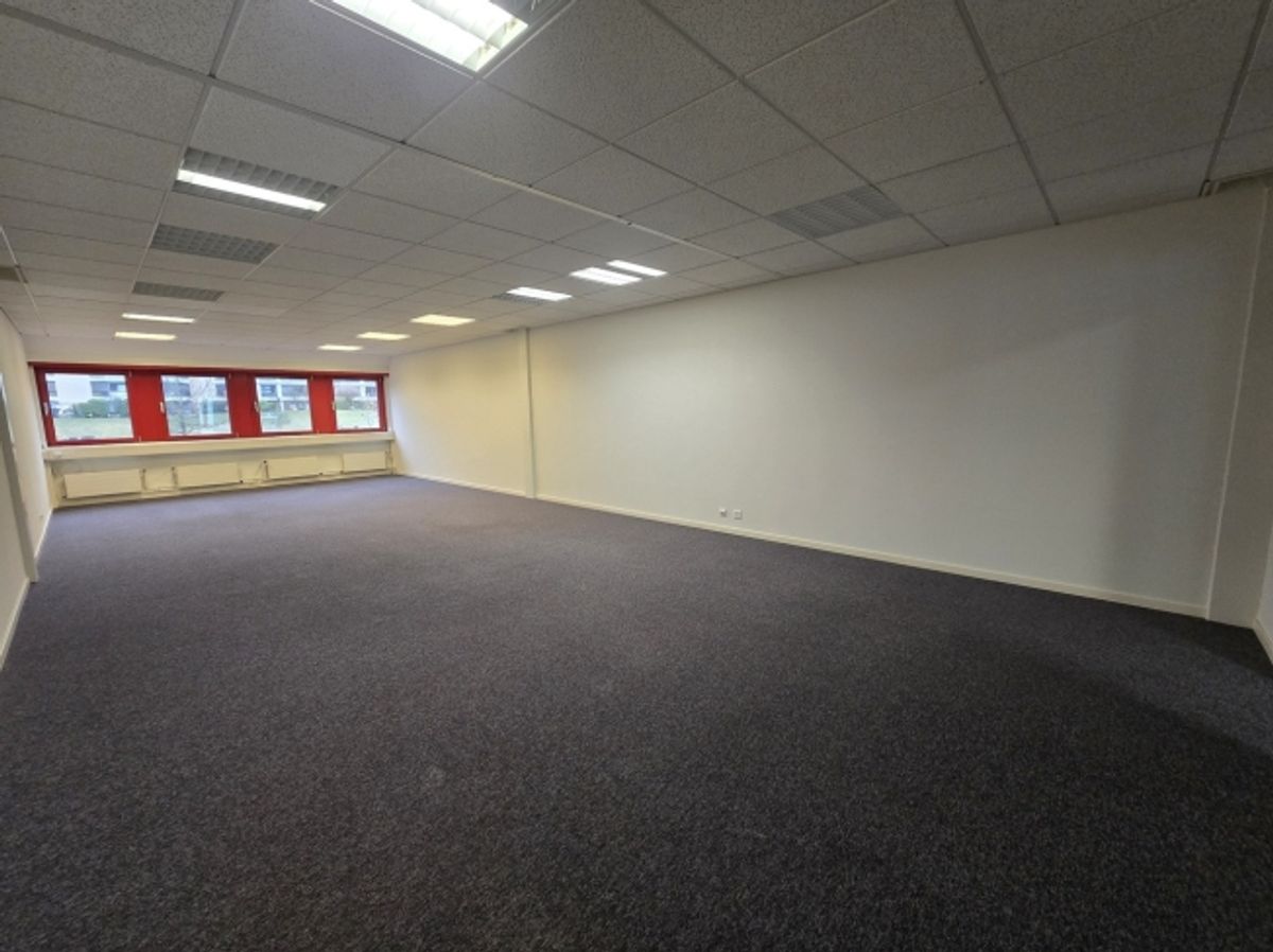 Bureau de 57m²- Idéalement placé à Gland - 2