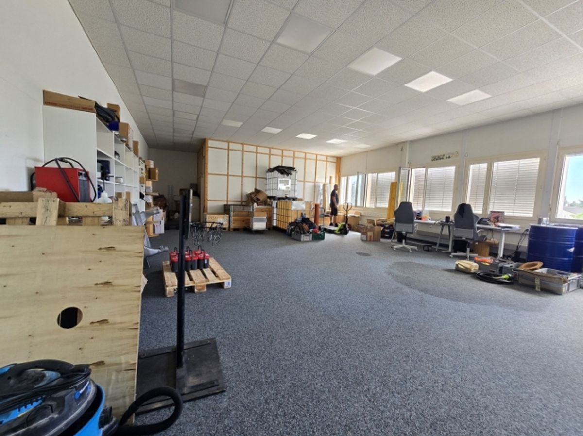 Atelier / local commercial de 148 m² à louer - très bien situé à Gland - 4