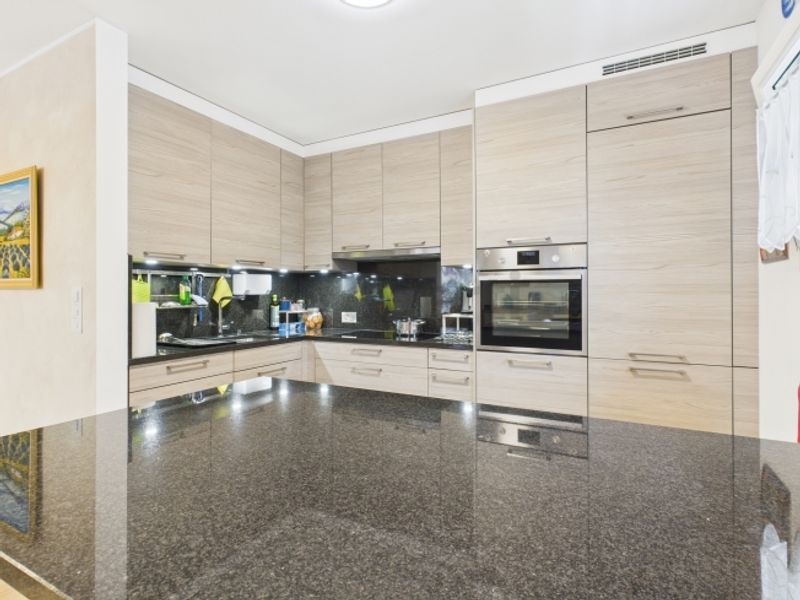 Elegante Appartamento nel Cuore di Lugano Comfort e Stile in Posizione Privilegiata - 4