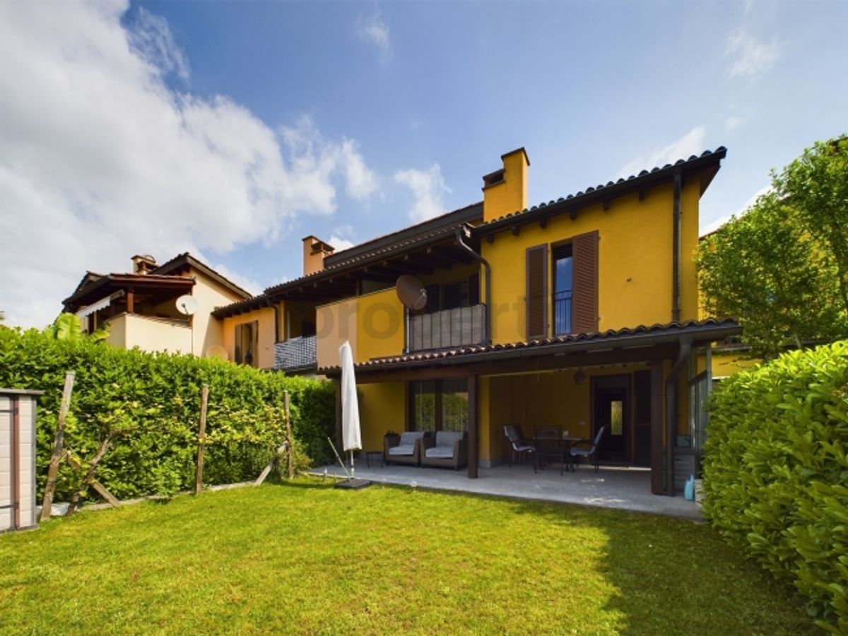Einladendes 4.5-Zimmer-Reihenhaus in Caslano / Invitante casa a schiera di 4,5 locali a Caslano - 0