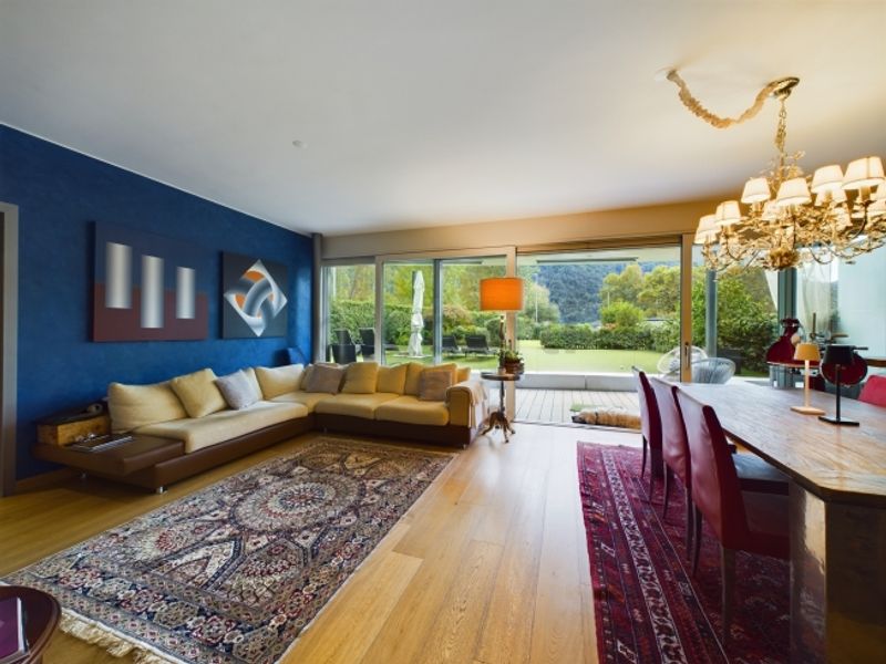 Appartamento 4.5  in bellissima posizione sul lago, PT con grande giardino / 4.5 Zimmer Wohnung in schöner Seelage, EG mit grossem Garten - 4