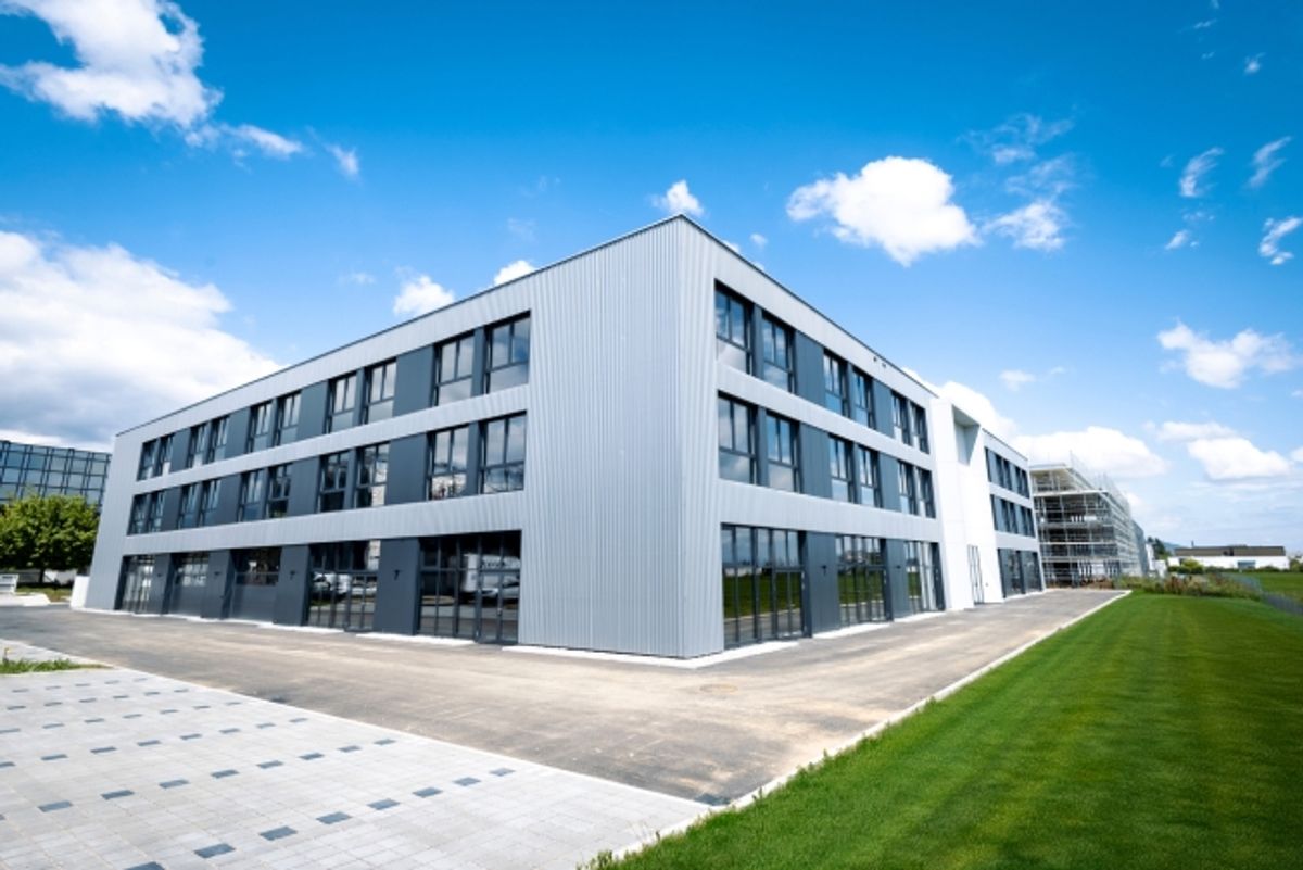 Nouveau à Gland - Grande surface commerciale - industrielle / 600m2 - 0