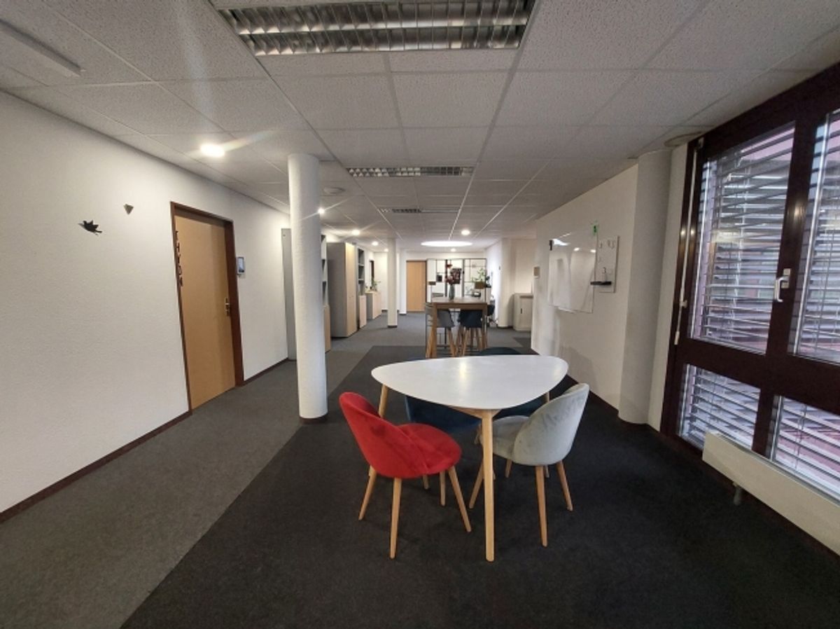 Bureau/atelier léger 42 m2 - 1