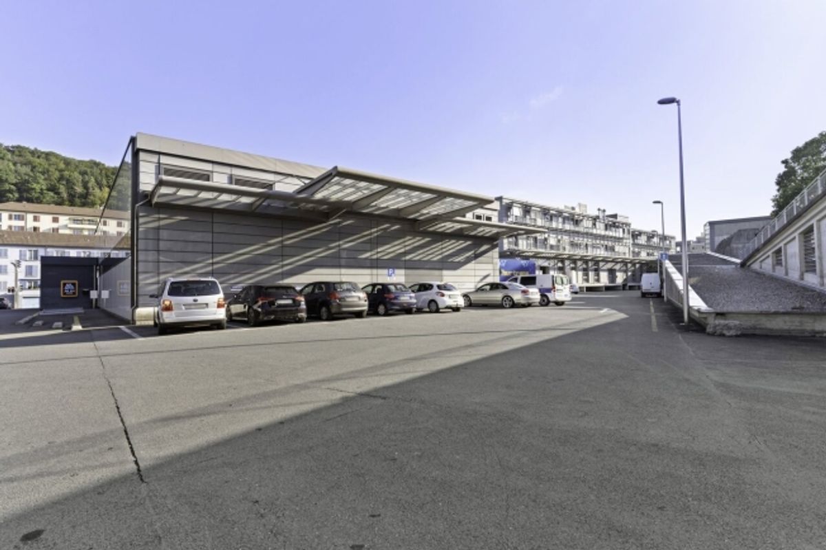 166m2 - Dépôt à proximité du centre de Neuchâtel - 3