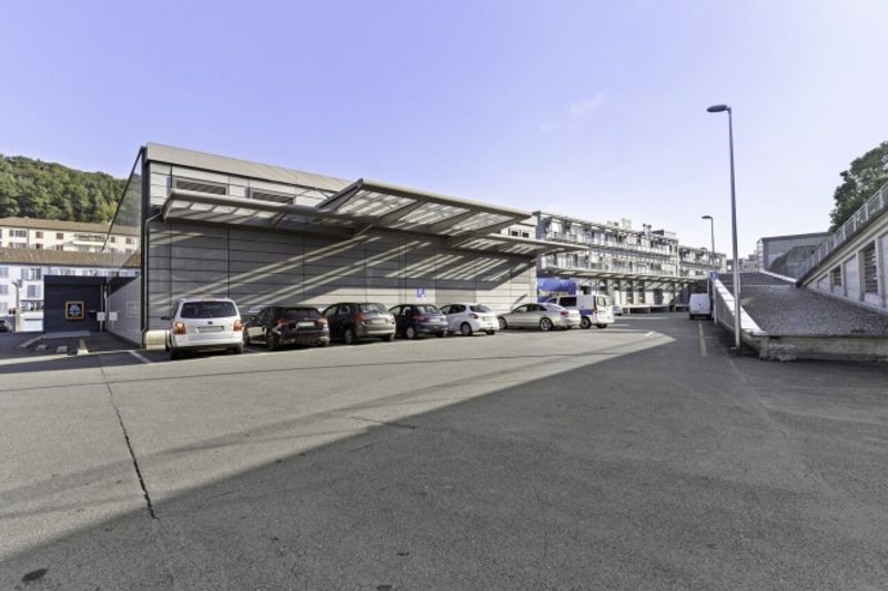 166m2 - Dépôt à proximité du centre de Neuchâtel - 4