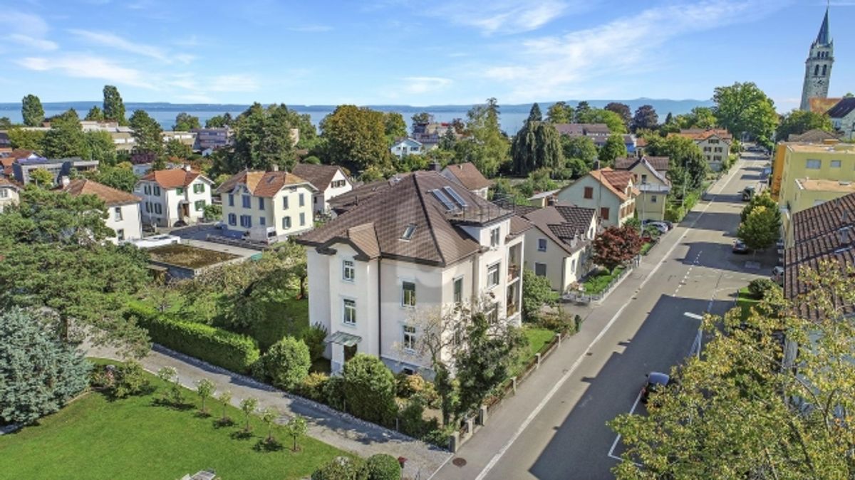 HERRSCHAFTSHAUS MIT AUSBAUPOTENTIAL AN TOP LAGE - 0