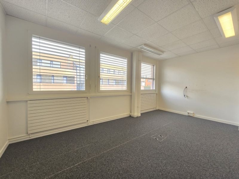 Bureau lumineux de 156m2 - offre spéciale ! 2 premiers loyers offerts - 4