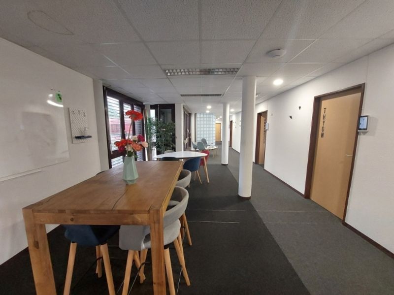 Bureau/atelier léger 42 m2 - 3