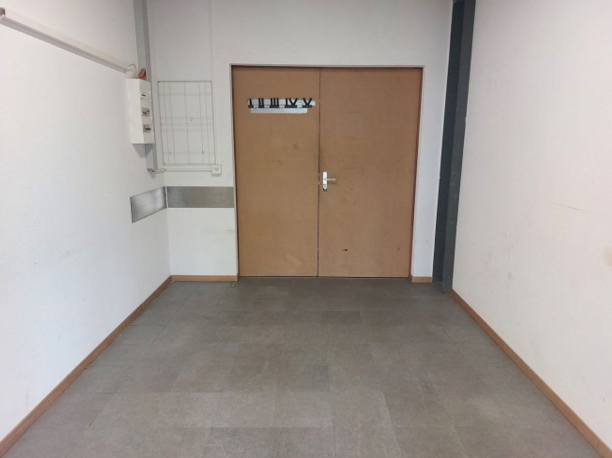 BAIL FLEXIBLE - Bureau/atelier/dépôt 79m2 avec eau + évacuation - 3